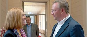 Polizeivizepräsidentin Margarete Koppers und Berlins Innensenator Frank Henkel (CDU)