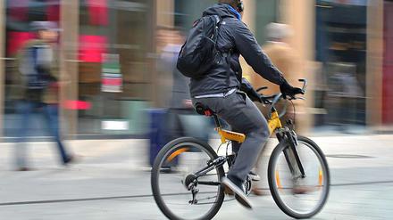 Mehrere betrunkene Radfahrer haben sich am Vatertag bei Verkehrsunfällen verletzt. 