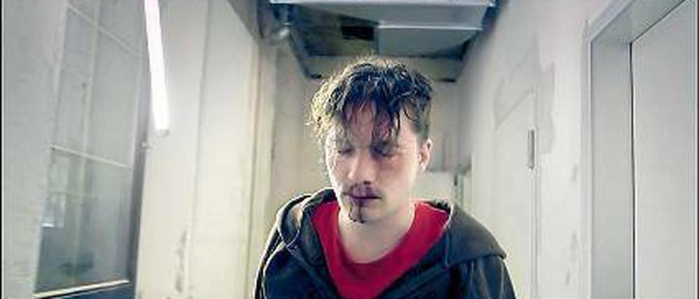 Klick-Hit. Der Schauspieler Jacob Matschenz tickt aus - in Dietrich Brüggemanns neuem Musikvideos zu Kettcars Song "Rettung". 