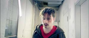 Klick-Hit. Der Schauspieler Jacob Matschenz tickt aus - in Dietrich Brüggemanns neuem Musikvideos zu Kettcars Song "Rettung". 