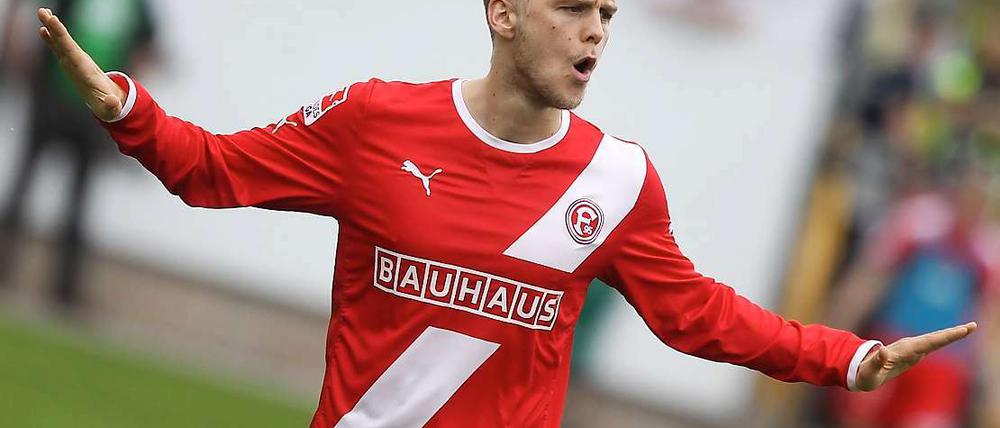 Ken Ilsö hielt Fortuna Düsseldorf mit seinem Tor gegen die bereits aufgestiegenen Fürther im Rennen um Platz drei.
