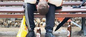 Auch wer öffentlich trinkt, geht vielen Deutschen auf die Nerven. Foto: pa/dpa