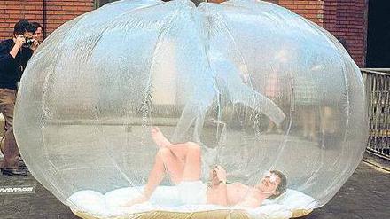 Der entspannte Mann. Pat Haines’ „Inflatable Suit-Home“ bei der Mailänder Triennale 1968. 