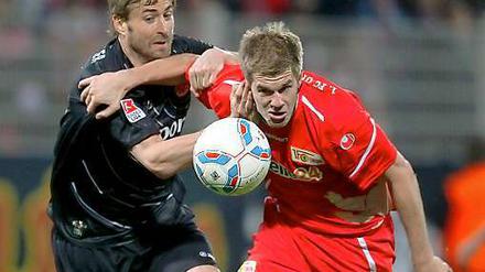Kraftvoll und torgefährlich. Simon Terodde (r.) bleibt Unioner.
