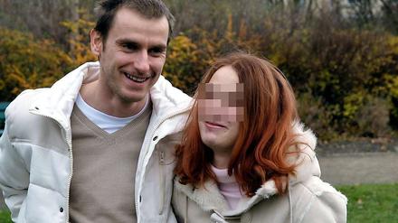 Patrick S. hatte jahrelang eine Liebesbeziehung mit seiner Schwester und musste dafür mehrmals ins Gefängnis. Die beiden zeugten vier Kinder, zwei davon sind behindert. 