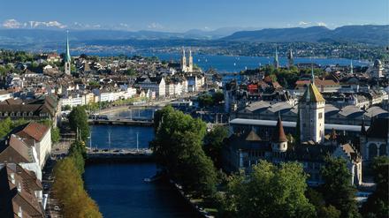 Kostspielige Aussicht: Blick auf die Zürcher Altstadt und den Fluss Limat.