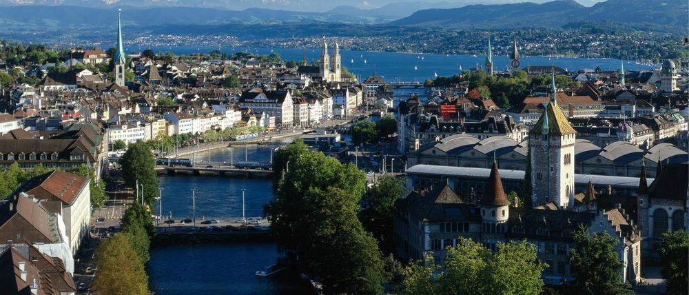 Kostspielige Aussicht: Blick auf die Zürcher Altstadt und den Fluss Limat.