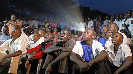 Die Vorführung von „Kony 2012“ in Uganda endete im Tumult. Hier werde nicht die Wahrheit über die Situation der Bewohner der Region gesagt, ärgerten sich die Zuschauer.