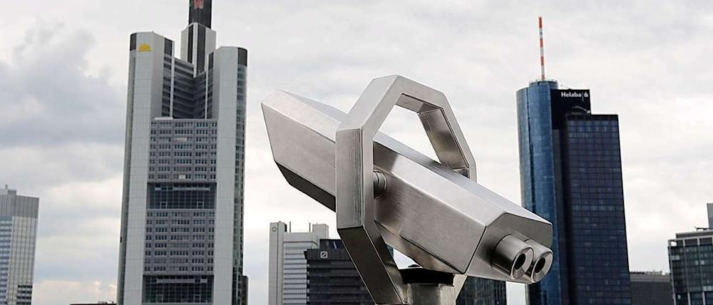 In Frankfurt wurden zwei Männer wegen des Verdachts auf Steuerhinterziehung festgenommen.