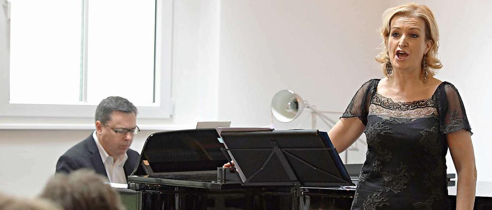 Tagesspiegel Matinée zu Alma Mahler-Werfel. Es singt Fionnuala McCarthy.