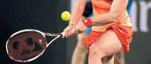 Mehr Kraft. Angelique Kerber steht erneut in einem Halbfinale. Foto: dpa