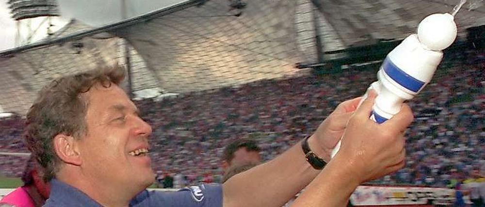 Spritzige Sache. Siege gegen Bayern wie der 1997 gefallen Otto Rehhagel immer. 