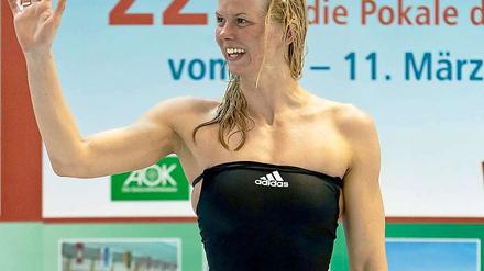 Drei Tage nach Abgabe ihrer Bachelor-Arbeit sehnte sich Britta Steffen im Anschluss an ihre Auftritte über 20 und 100 Meter Freistil nur noch nach einem ruhigen Fernsehabend mit Freund Paul Biedermann.