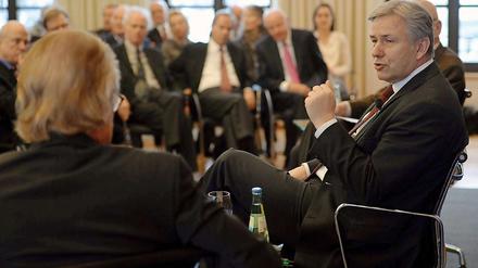 Berlins Regierender Bürgermeister Klaus Wowereit auf der Veranstaltung "Zukunft Berlin - Strategien für die deutsche Hauptstadt" der Stiftung "Zukunft Berlin".