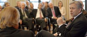 Berlins Regierender Bürgermeister Klaus Wowereit auf der Veranstaltung "Zukunft Berlin - Strategien für die deutsche Hauptstadt" der Stiftung "Zukunft Berlin".