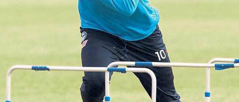 Ein Leben voller Hürden. Raffael tut sich trotz (oder wegen?) aller Qualitäten schwer damit, eine feste Position bei Hertha zu finden. Foto: Boris Streubel