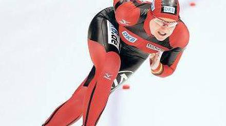 Auf und nieder, immer wieder. Die Leistungskurve von Jenny Wolf in dieser Saison ist ein ständiges Auf und Ab. Trotzdem führt sie die Gesamtwertung im Weltcup an. Foto: dpa