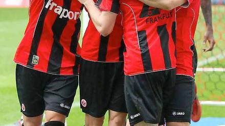 Erwin Hoffer (M. verdeckt) erzielte das entscheidende Tor gegen FC Energie Cottbus.