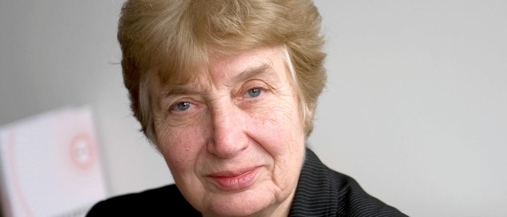 Barbara John.
