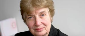 Barbara John.