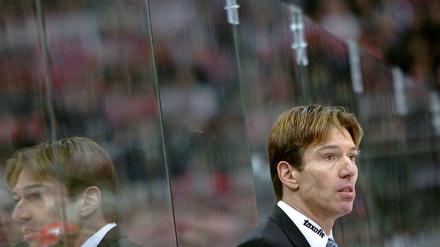 Vorsichtige Freude. Kölns Trainer Krupp.