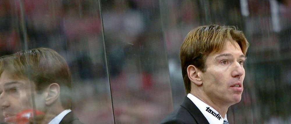 Vorsichtige Freude. Kölns Trainer Krupp.