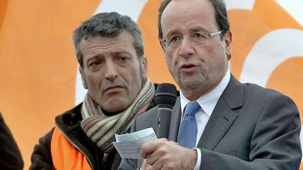 Der französische Präsidentschaftskandidat François Hollande bei einer Demonstration von Stahlarbeitern