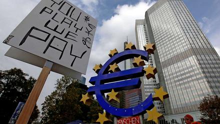 Ihr zockt, wir zahlen - Noch sind die Proteste der Occupy-Bewegung nicht verstummt, auch wenn sie in der Öffentlichkeit nicht mehr so stark wahrgenommen werden wie im vergangenen Jahr.