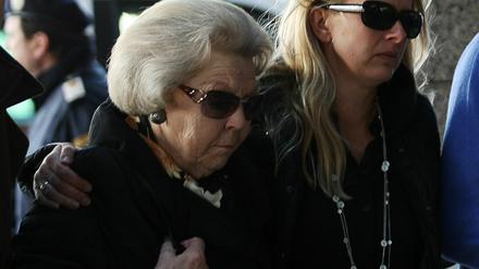 Königin Beatrix (li.) mit Frisos Frau Mabel.