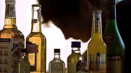 Ob Jim Beam, Gorbatschow oder Feigling. Jugendliche greifen auch immer wieder zu hartem Alkohol. Grade in deutschen Familien ist das Trinken unter Minderjährigen verbreitet.