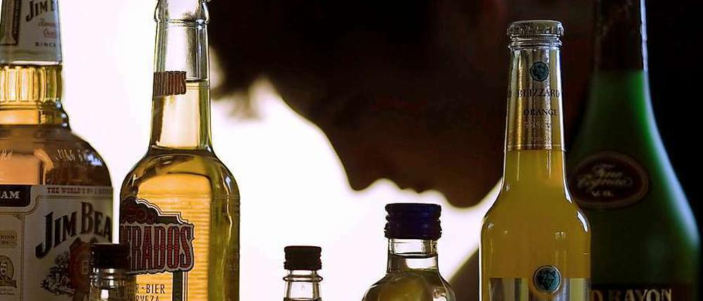Ob Jim Beam, Gorbatschow oder Feigling. Jugendliche greifen auch immer wieder zu hartem Alkohol. Grade in deutschen Familien ist das Trinken unter Minderjährigen verbreitet.