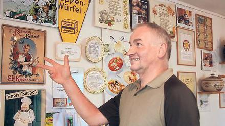 Suppe macht lustig. Gernot Roscher, Mitinitiator des Museums, ist der Beweis.