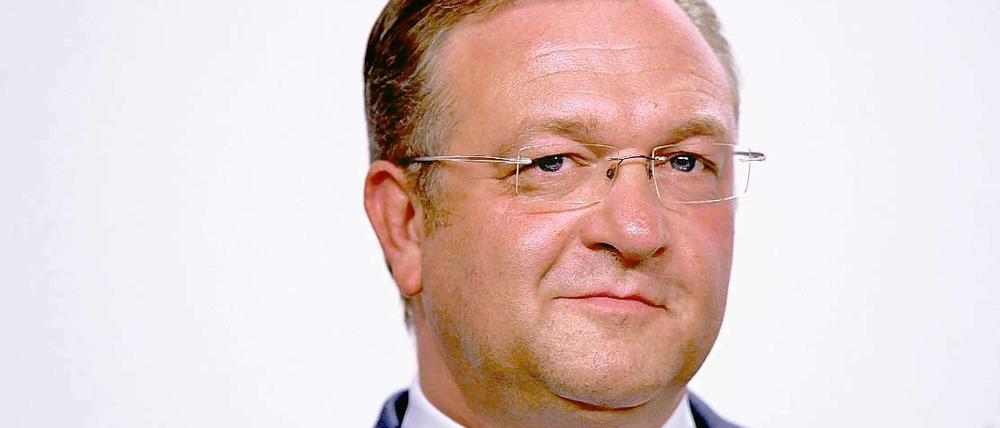 Frank Henkel (CDU), Innensenator Berlins, antwortet auf Ihre Fragen.