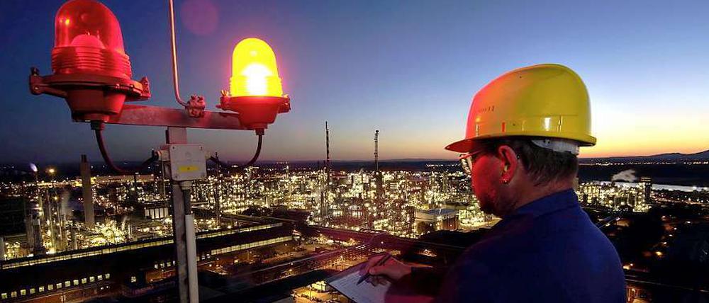 Es brummt bei der BASF. Am Stammsitz in Ludwigshafen präsentierte der Konzern am Freitag seine Zahlen.