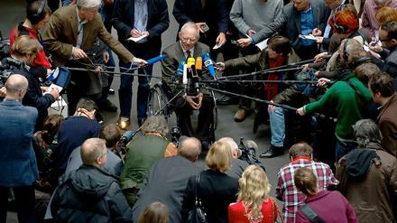 Bundesfinanzminister Wolfgang Schäuble (CDU) informiert den Haushaltsausschuss über das zweit Hilfspaket für Griechenland, über das am Montag im Bundestag abgestimmt werden sol..