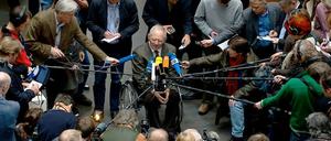 Bundesfinanzminister Wolfgang Schäuble (CDU) informiert den Haushaltsausschuss über das zweit Hilfspaket für Griechenland, über das am Montag im Bundestag abgestimmt werden sol..