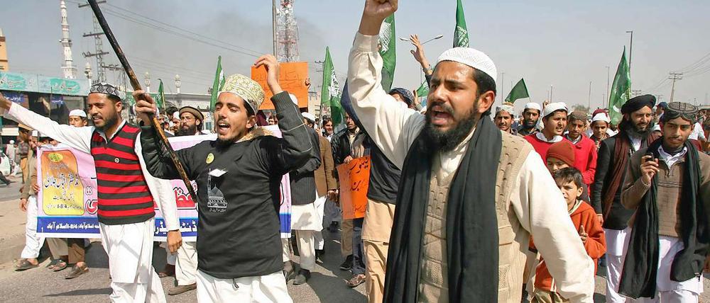 In Kabul gehen Gewalt und Proteste geht unvermindert weiter.