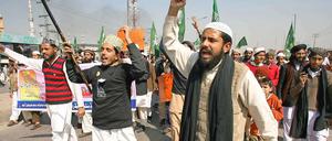 In Kabul gehen Gewalt und Proteste geht unvermindert weiter.