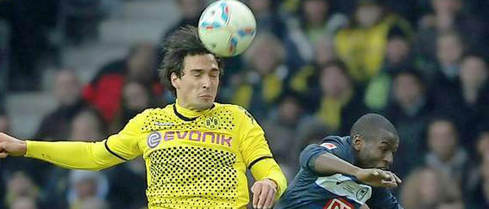 So weit die Füße tragen: Dortmunds Mats Hummels lief gegen Hertha mit Fieber auf.