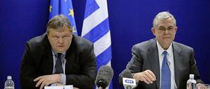 Der griechische Finanzminister Evangelos Venizelos und Interims-Ministerpräsident Lucas Papademos.
