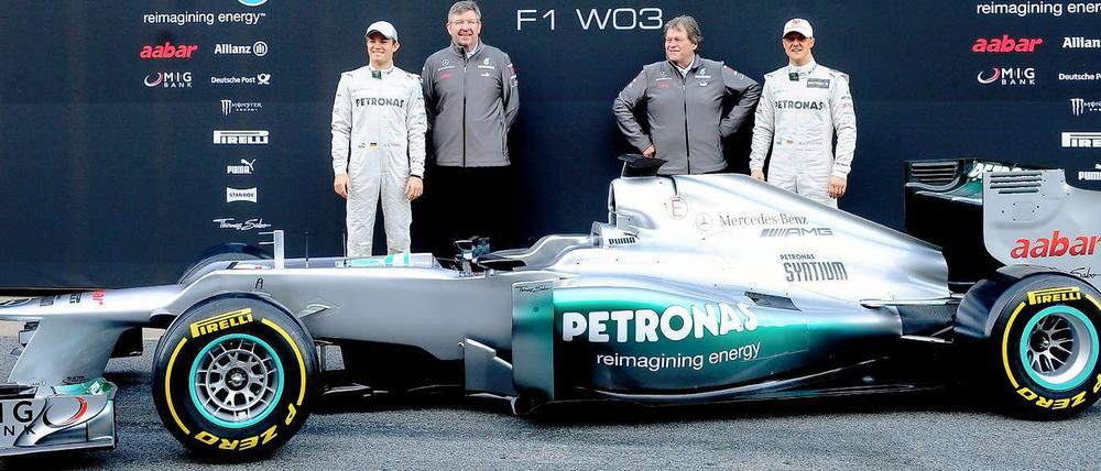 Der Mercedes W03 bei der Präsentation in Barcelona: Das neue Auto soll endlich mit den Branchengrößen mithalten und Siege erringen können. 