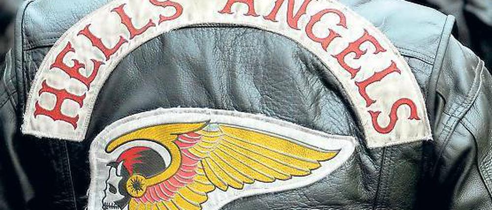 Rocker im Visier. Sieben Gebäude in Berlin und drei in Brandenburg wurden am Mittwoch durchsucht – darunter auch ein Haus, das der Eisschnellläuferin Claudia Pechstein gehört. Die Ermittlungen ranken sich um das Milieu der Hells Angels. Foto: dpa