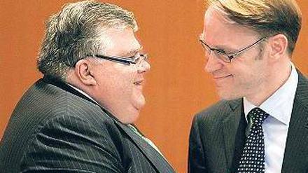 Unter Kollegen: Mexikos Zentralbankgouverneur Agustin Carstens begrüßt den Bundesbankpräsidenten Jens Weidmann zum Finanztreffen in Mexiko-Stadt. Foto: Reuters