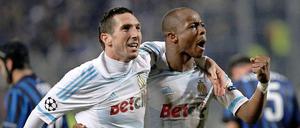 Später Jubel für Olympique Marseille. Der Ghanaer Andre Ayew (r.) traf in der Nachspielzeit zum 1:0 Sieg gegen Inter Mailand.