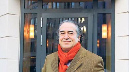 Jetzt geht’s los. Adnan Oral öffnet heute sein neues Lokal. „Bey“ ist die türkische Anredeform für „Herr“. 