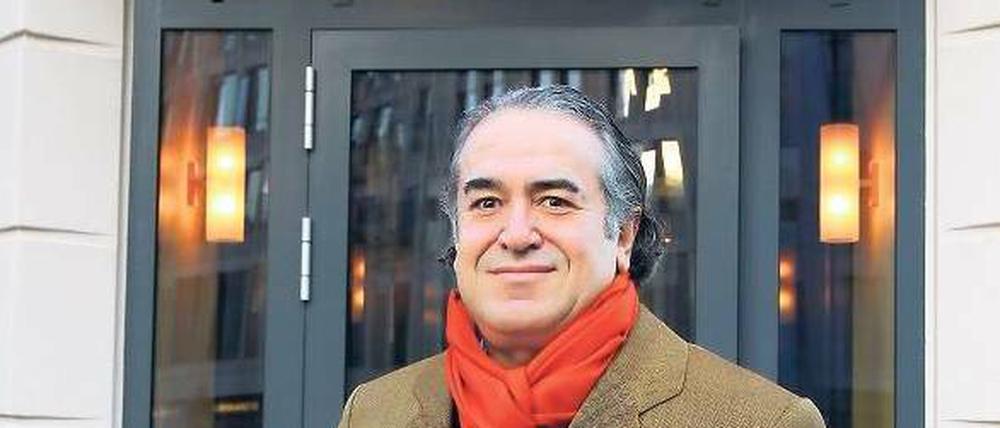 Jetzt geht’s los. Adnan Oral öffnet heute sein neues Lokal. „Bey“ ist die türkische Anredeform für „Herr“. 