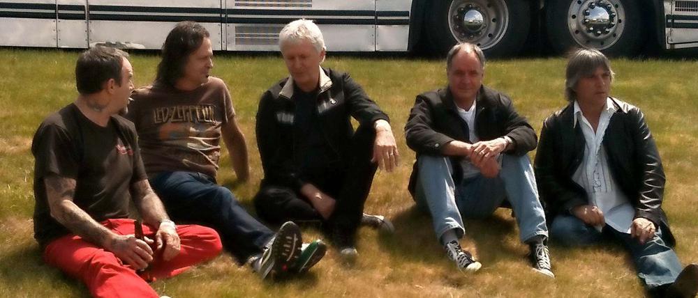 Unprätentiös. Das offizielle Bandfoto zum neuen Album. 