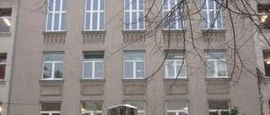 Das Albert-Schweitzer-Gymnasium liegt in der Nähe des Hermannplatzes.