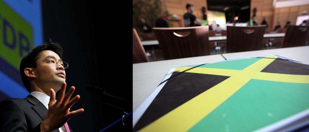 Während Philipp Rösler beim Dreikönigstreffen in Stuttgart den Aufbruch versucht, zerplatzt im Saarland die "Jamaika"-Koalition, weil die FDP nicht mehr regierungsfähig sei, wie Ministerpräsidentin Annegret Kramp-Karrenbauer mitteilte.