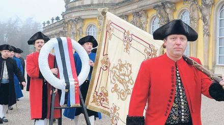 Festliche Tracht. Die „Salzwirker-Brüderschaft“ hat sich herausgeputzt. Foto: AFP